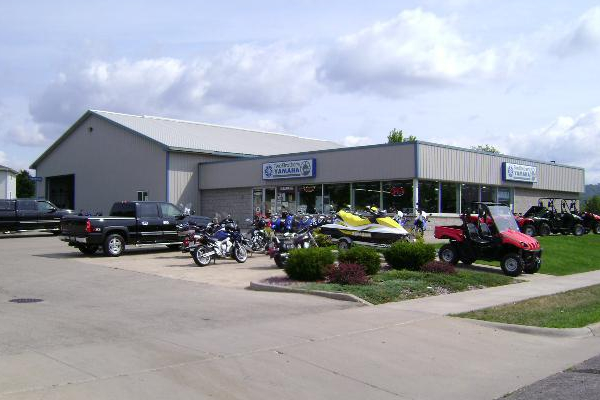 Two Brothers Yamaha front building in Onalaska, Wisconsin.